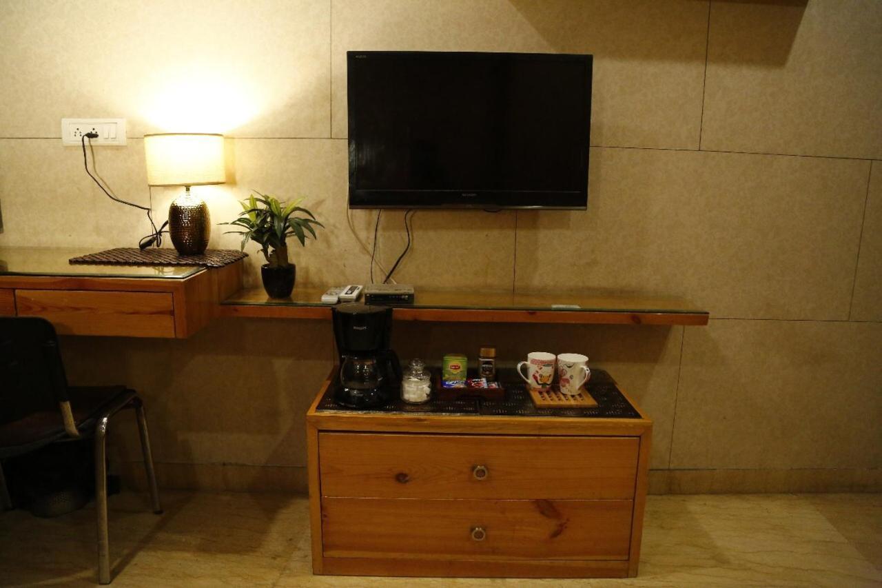 Artistic Boutique Room With Kitchen In Bnb New Delhi Exterior photo